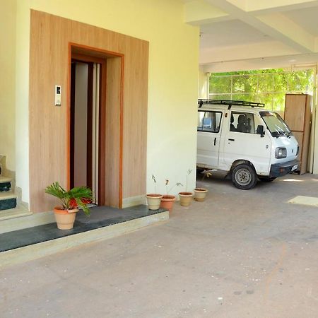 Отель Hari Iyer Residency Тиручендур Экстерьер фото